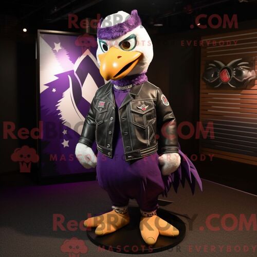 Personnage De Mascotte Redbrokoly De Colombe Violette Habillé D Une Veste De Moto Et D Épingles À Châle