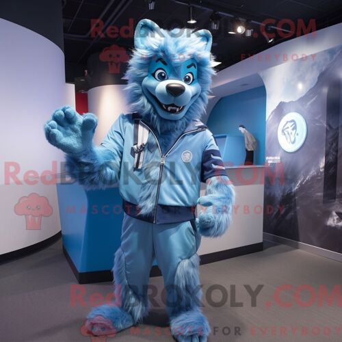 Costume Mascotte Redbrokoly De Loup-Garou Bleu Ciel Habillé Avec Un Jegging Et Une Casquette