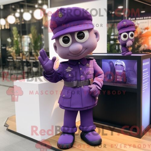 Costume De Mascotte Redbrokoly De Soldat Violet Habillé D Une Chemise Oxford Et De Boucles D Oreilles