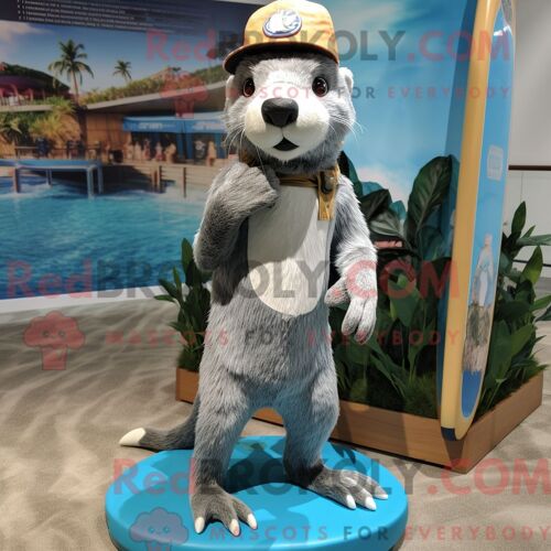 Costume Mascotte Redbrokoly De Silver Otter Habillé Avec Un Short Et Une Casquette