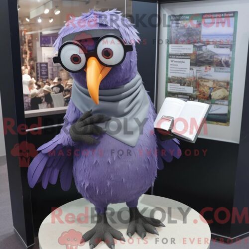 Costume Mascotte Redbrokoly De Corbeau Lavande Personnage Habillé D Un Débardeur Et De Lunettes De Lecture