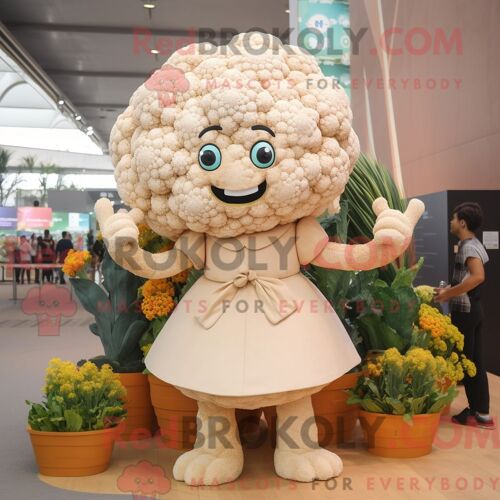 Personnage De Costume De Mascotte Redbrokoly De Chou-Fleur Beige Habillé D Une Robe Trapèze Et De Bracelets