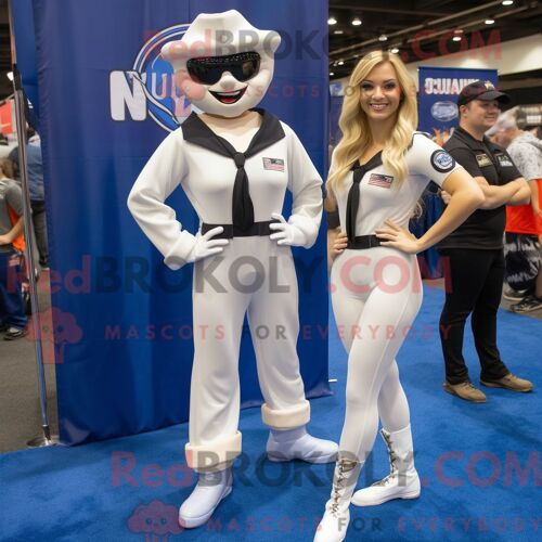 Costume Mascotte Redbrokoly De Gi Joe De La Marine Personnage Habillé Avec Un Pantalon De Yoga Et Des Pinces À Cheveux