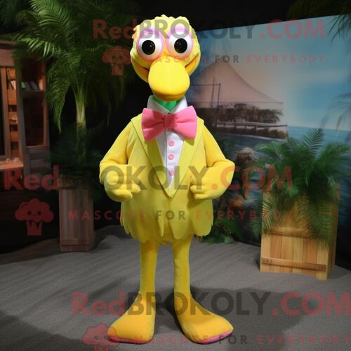 Costume De Mascotte Redbrokoly De Flamant Jaune Citron Habillé D Un Pantalon En Velours Côtelé Et De Noeuds Papillons
