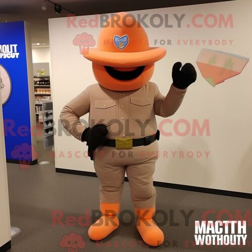 Costume De Mascotte Redbrokoly De Soldat Peach Habillé Avec Une Chemise Henley Et Des Gants