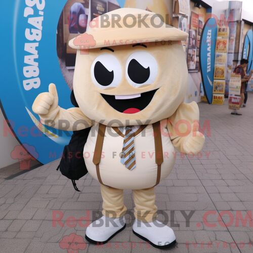 Mascotte Redbrokoly De Personnage De Candy Beige Habillé Avec Un Blazer Et Des Sacs À Dos
