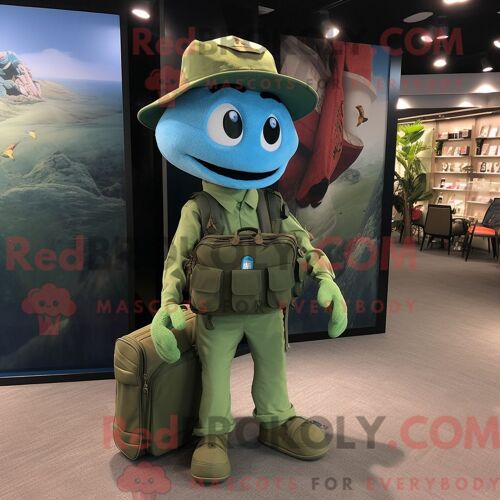 Costume Mascotte Redbrokoly De Béret Vert Bleu Ciel Personnage Habillé Avec Un Jean Et Des Porte-Documents