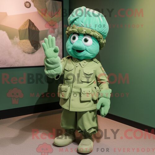 Costume Mascotte Redbrokoly De Béret Vert Cyan Habillé D Une Jupe Longue Et De Mitaines