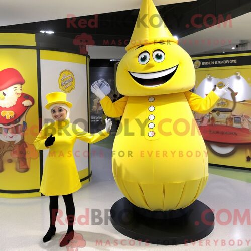 Costume De Mascotte Redbrokoly De Ring Master Jaune Citron Habillé Avec Une Mini Jupe Et Des Casquettes