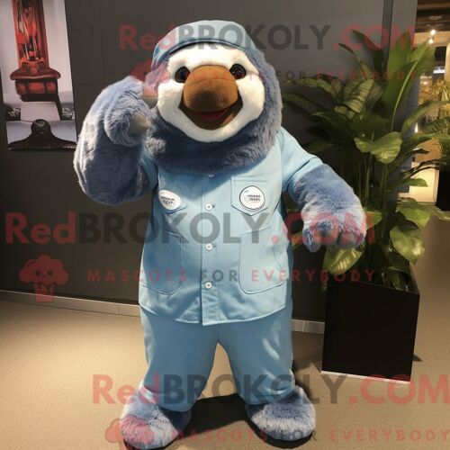 Costume De Mascotte Redbrokoly De Paresseux Géant Bleu Ciel Habillé Avec Un Gilet Et Des Casquettes