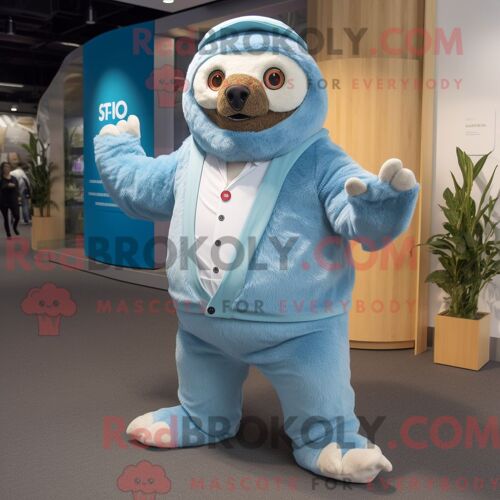 Costume De Mascotte Redbrokoly De Paresseux Géant Bleu Ciel Habillé Avec Un Gilet Et Des Casquettes