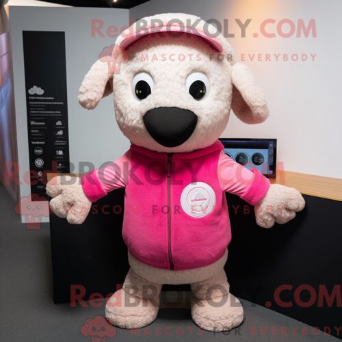 Costume De Mascotte Redbrokoly De Mouton Rose Habillé D Une Chemise Henley Et De Mitaines