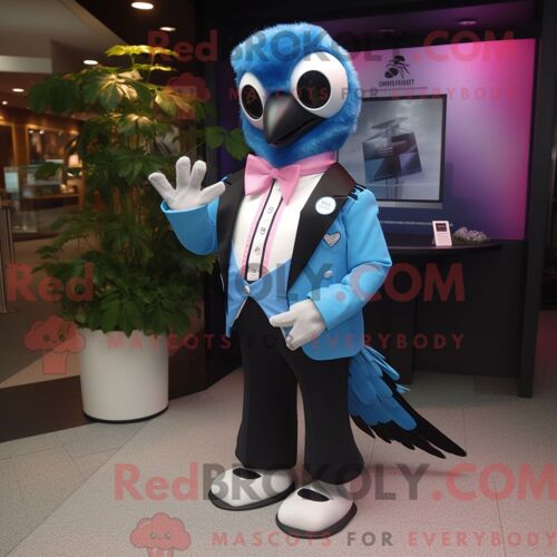 Costume Mascotte Redbrokoly De Geai Bleu Rose Personnage Habillé D Un Smoking Et De Bracelets