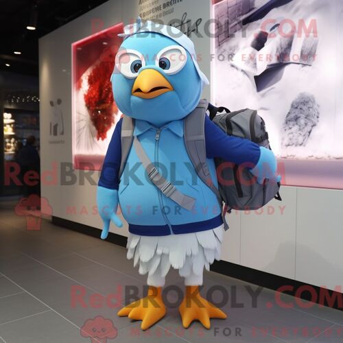Costume Mascotte Redbrokoly De Pigeon Bleu Ciel Personnage Habillé Avec Un Pantalon Et Des Sacs À Dos
