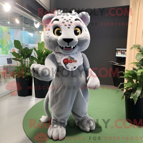 Mascotte Redbrokoly De Jaguar Grise Costume De Personnage Habillé Avec Une Jupe Plissée Et Des Pinces À Cheveux