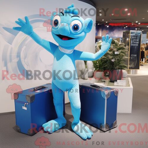 Costume De Mascotte Redbrokoly De Contorsionniste Bleu Ciel Habillé D Un Maillot De Bain Et De Sacs À Main