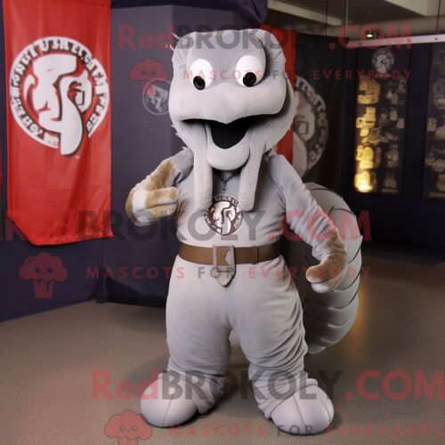 Personnage De Costume De Mascotte Redbrokoly D Hydra Gris Habillé Avec Une Jupe Trapèze Et Des Cravates