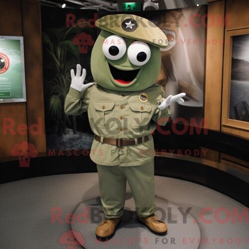 Costume Mascotte Redbrokoly D Olive Ray Habillé D Un Pantalon Cargo Et De Boutons De Manchette