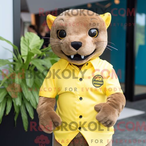 Costume De Mascotte Redbrokoly De Jaguarundi Jaune Citron Habillé D Une Chemise Oxford Et De Boutons De Manchette