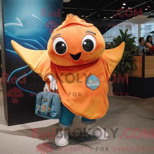 Costume De Mascotte Redbrokoly De Raie Manta Orange Personnage Habillé Avec Un Short En Jean Et Des Sacs À Main