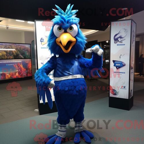 Costume Mascotte Redbrokoly De Coqs Bleus Personnage Habillé D Une Robe De Soirée Et De Boutons De Manchette