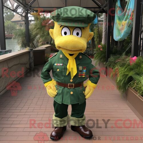 Personnage De Costume De Mascotte Redbrokoly De Crevettes Rouille Scampi Habillé Avec Un Short De Course Et Des Ceintures De Smoking