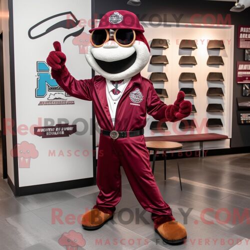 Personnage De Costume De Mascotte Redbrokoly De Fer À Cheval Marron Habillé Avec Une Veste De Moto Et Des Noeuds Papillons