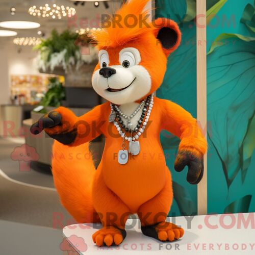 Costume Mascotte Redbrokoly De Skunk Orange Habillé Avec Une Jupe-Culotte Et Des Colliers