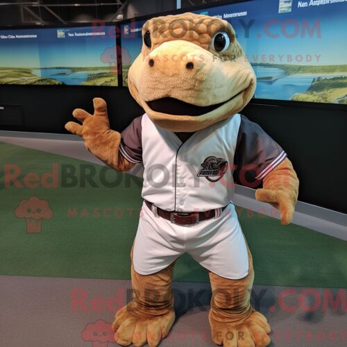 Costume De Mascotte Redbrokoly De Dragon De Komodo Marron Habillé Avec Un T-Shirt De Baseball Et Des Écharpes