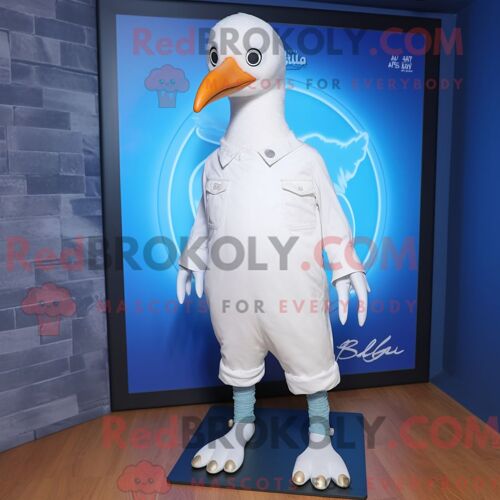 Costume De Mascotte Redbrokoly D Albatros Blanc Personnage Habillé D Un Jean Bootcut Et De Bracelets De Cheville