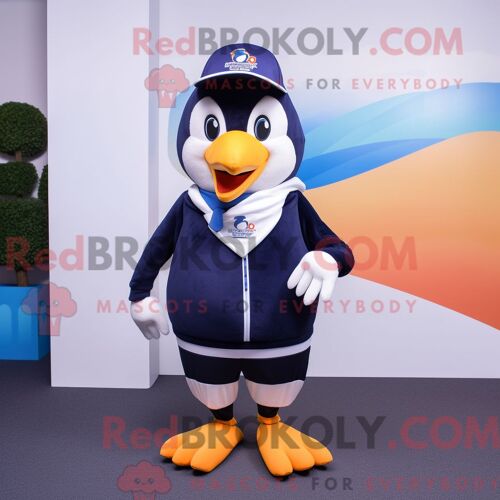 Costume Mascotte Redbrokoly De Dim Sum Magenta Personnage Habillé Avec Un Jean Maman Et Des Boucles D Oreilles