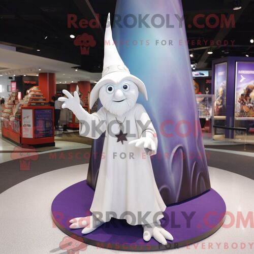 Personnage De Costume De Mascotte Redbrokoly De Chapeau De Sorcière Blanche Habillé D Une Chemise Henley Et De Bracelets De Cheville