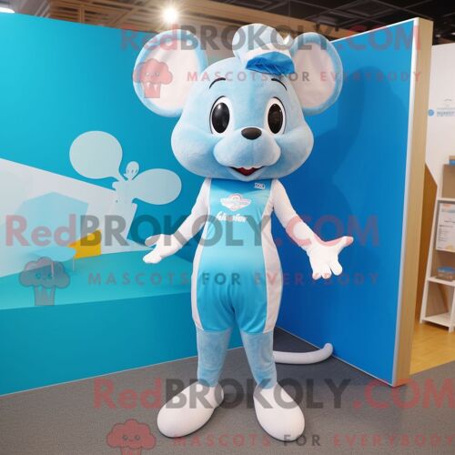 Costume Mascotte Redbrokoly De Rat Bleu Ciel Habillé Avec Un Maillot De Bain Une Pièce Et Des Bandeaux