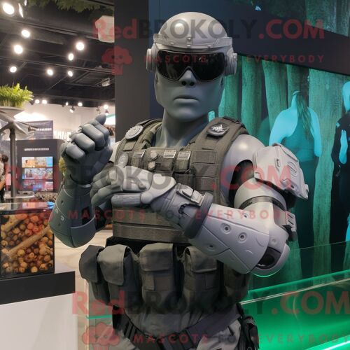 Costume Mascotte Redbrokoly De Marine Recon Grise Personnage Habillé D Un Bikini Et De Montres-Bracelets