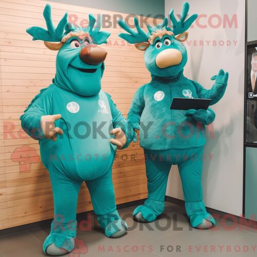 Costume Mascotte Redbrokoly D Élan Bleu Sarcelle Habillé D Une Combinaison Et De Montres Intelligentes