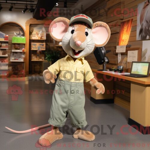 Costume De Mascotte Redbrokoly De Rat Tan Habillé Avec Un Jean Évasé Et Des Casquettes