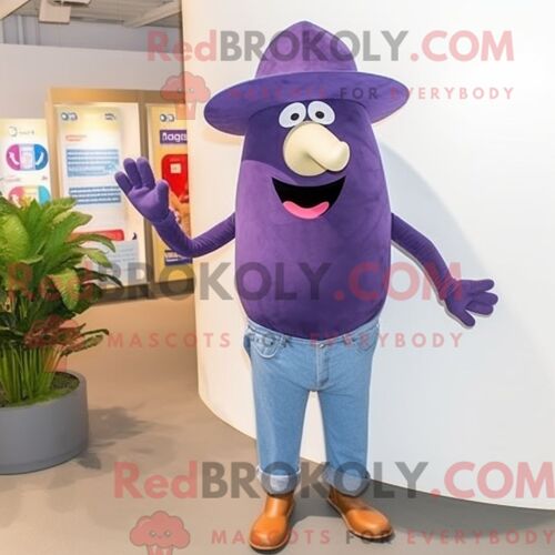 Costume De Mascotte Redbrokoly D Aubergine Violette Personnage Habillé D Un Jean Boyfriend Et D Épingles À Chapeau