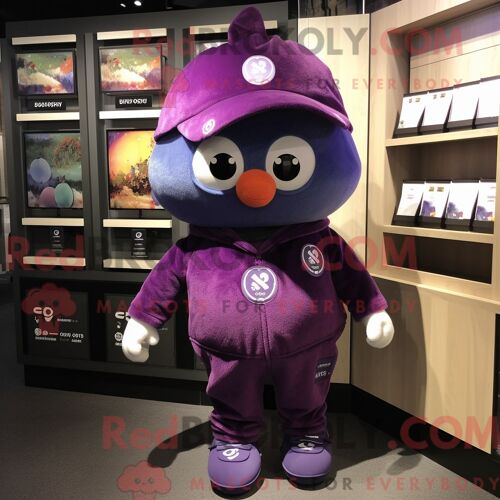 Costume De Mascotte Redbrokoly De Prune Violette Habillé Avec Une Barboteuse Et Des Bonnets