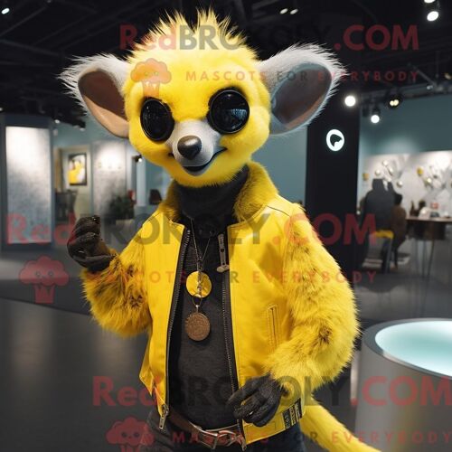 Costume Mascotte Redbrokoly Aye-Aye Jaune Citron Habillé D Une Veste En Cuir Et De Bracelets