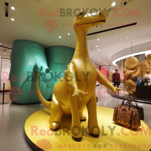 Costume Mascotte Redbrokoly De Diplodocus Doré Personnage Habillé D Une Robe Fourreau Et De Sacs À Main