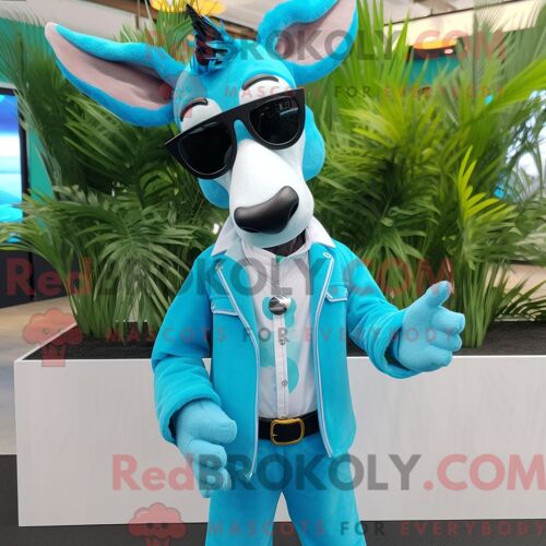 Mascotte Redbrokoly De Magicien Orange Habillé Avec Un Pantalon De Jogging Et Des Épingles À Cheveux