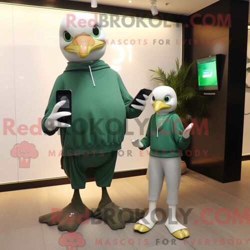 Personnage De Costume De Mascotte Redbrokoly De Coffre Au Trésor Jaune Citron Habillé D Un Smoking Et De Montres Numériques