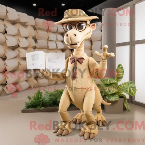 Costume Mascotte Redbrokoly De Biryani Noir Personnage Habillé D Un Jean Maman Et De Montres Bracelet