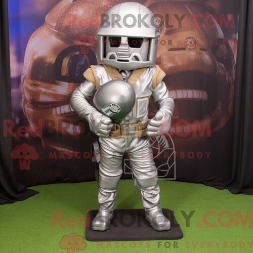 Costume De Mascotte Redbrokoly De Casque De Football Américain Argenté Personnage Habillé Avec Un Pantalon Cargo Et Des Clips Pour Écharpe