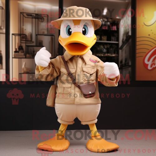 Costume Mascotte Redbrokoly De Canard Beige Habillé D Un Jean Évasé Et De Ceintures