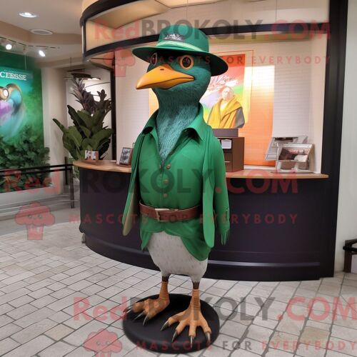 Costume De Mascotte Redbrokoly De Pigeon Voyageur Vert Forêt Habillé D Un T-Shirt À Manches Longues Et D Épingles À Chapeau