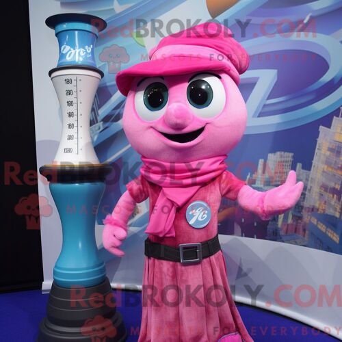 Costume Mascotte Redbrokoly De Sablier Rose Habillé D Un T-Shirt Henley Et D Écharpes