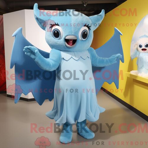 Costume De Mascotte Redbrokoly De Chauve-Souris Bleu Ciel Habillé D Une Robe Droite Et De Coussinets De Pieds