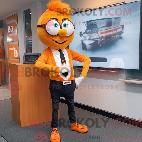 Costume Mascotte Redbrokoly De Titanoboa Vert Personnage Habillé Avec Une Robe Longue Et Des Colliers