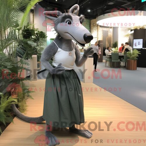 Costume Mascotte Redbrokoly De Thylacosmilus Gris Habillé D Une Jupe Longue Et De Pochettes